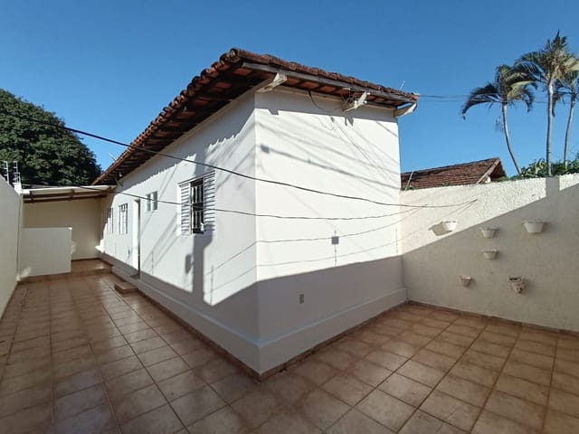 Foto do Casa - Casa com 1 dormitório para alugar, 10 m² por R$ 877,83/mês - Fabrício - Uberaba/MG | ZUCATO IMOBILIARIA LTDA