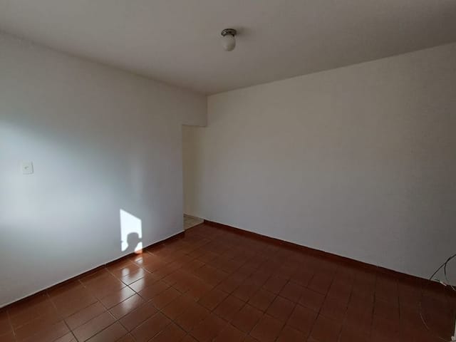Foto do Casa - Casa com 1 dormitório para alugar, 10 m² por R$ 877,83/mês - Fabrício - Uberaba/MG | ZUCATO IMOBILIARIA LTDA