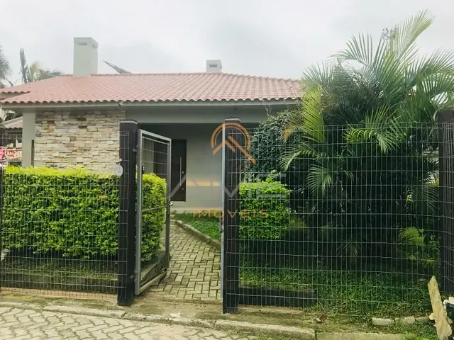 Casa com 600m² 3 quartos e 3 banheiros, à venda, no bairro Laranjal em Pelotas