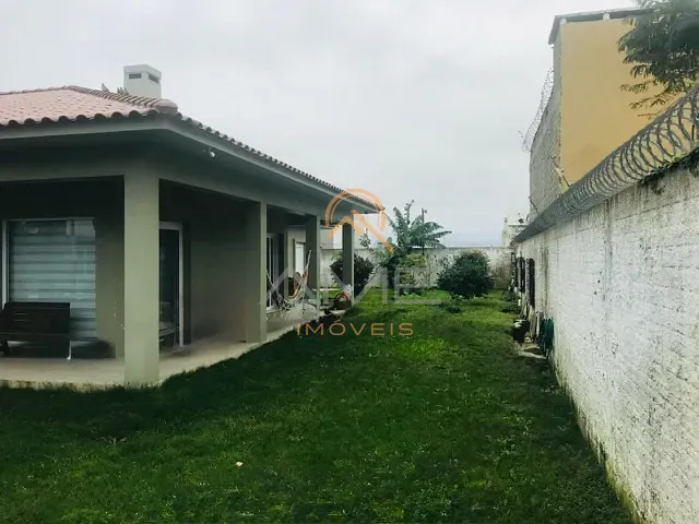 Casa com 600m² 3 quartos e 3 banheiros, à venda, no bairro Laranjal em Pelotas