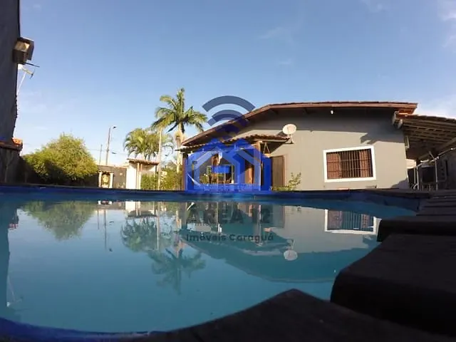 Casa com 500m² 2 quartos e 3 banheiros, à venda, no bairro Massaguaçu em Caraguatatuba