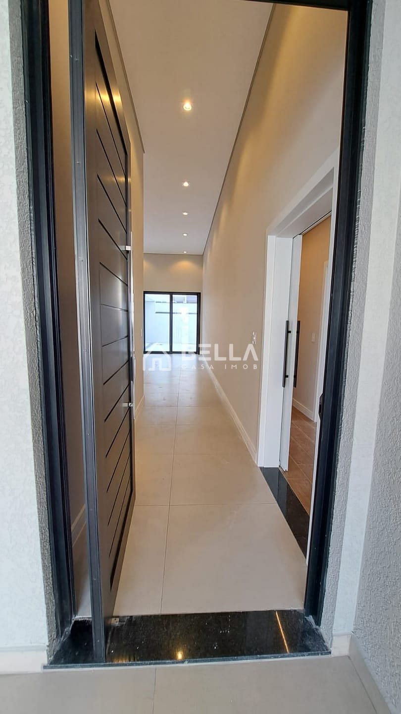 Casa à venda com 3 quartos, 220m² - Foto 4