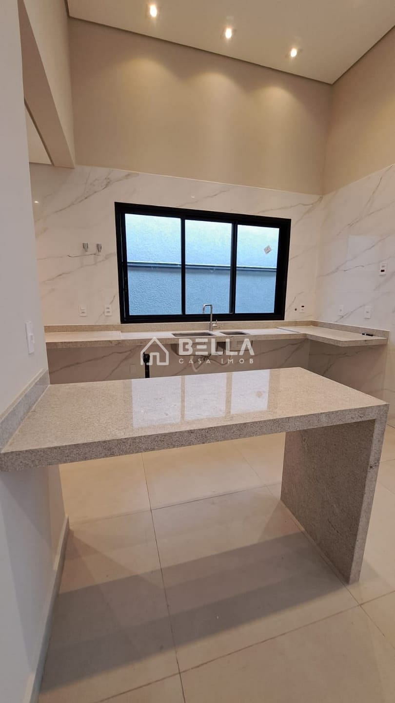Casa à venda com 3 quartos, 220m² - Foto 7