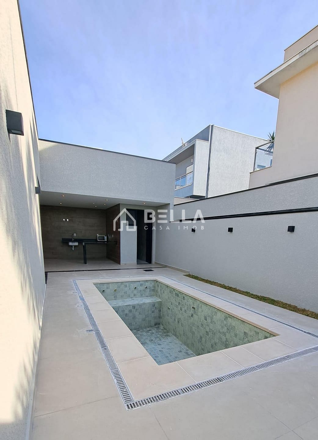 Casa à venda com 3 quartos, 220m² - Foto 14