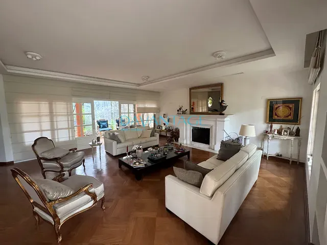 Casa com 1600m² 4 quartos e 7 banheiros, à venda ou para alugar, no bairro Residencial Tamboré em Barueri