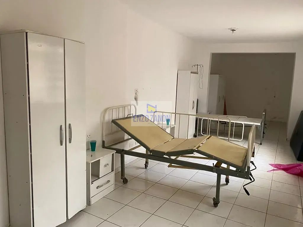 Casa, 9 quartos, 381 m² - Foto 2