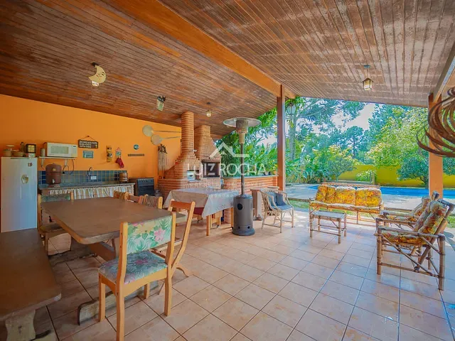 Casa com 1125m² 4 quartos e 4 banheiros, à venda, no bairro Pinheiros Tênis Village em Cotia