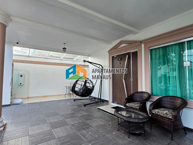 Casa 5 quartos e 5 banheiros, à venda, no bairro Flores em Manaus