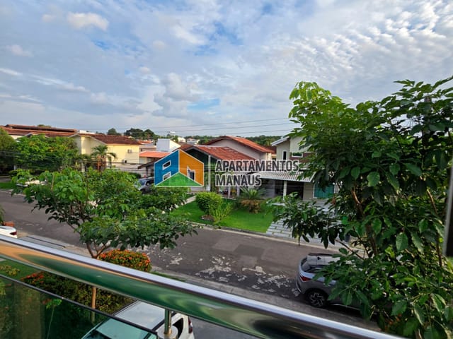 Casa 5 quartos e 5 banheiros, à venda, no bairro Flores em Manaus