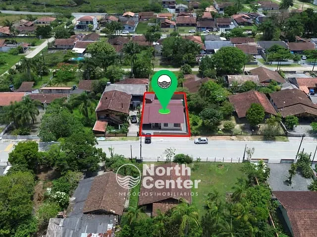 Casa com 495m² 3 quartos e 3 banheiros, à venda, no bairro Pinheiros em Balneário Barra do Sul