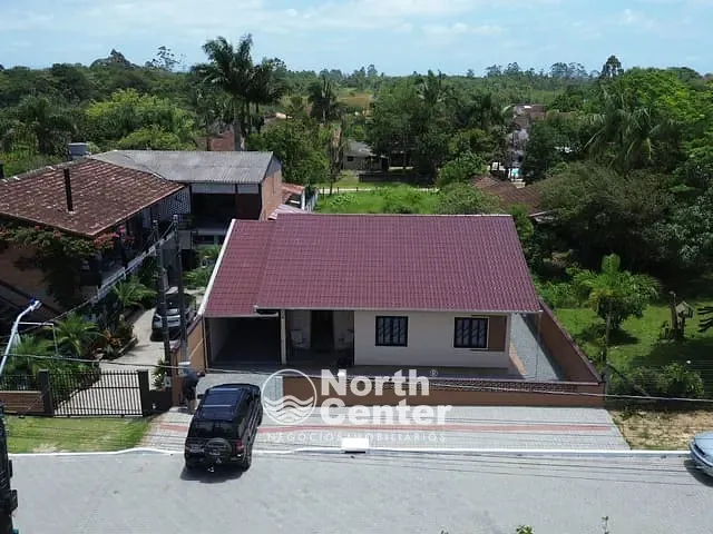 Casa com 495m² 3 quartos e 3 banheiros, à venda, no bairro Pinheiros em Balneário Barra do Sul