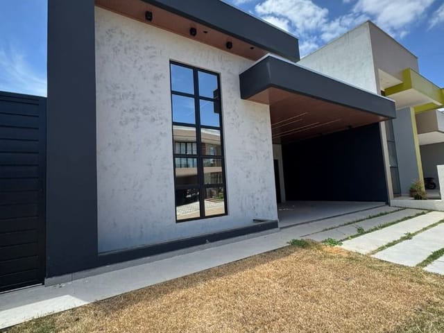 Casa com 300m² 3 quartos e 3 banheiros, à venda, no bairro Canafístula em Arapiraca