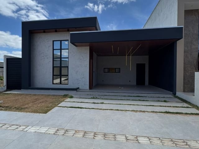 Casa com 300m² 3 quartos e 3 banheiros, à venda, no bairro Canafístula em Arapiraca
