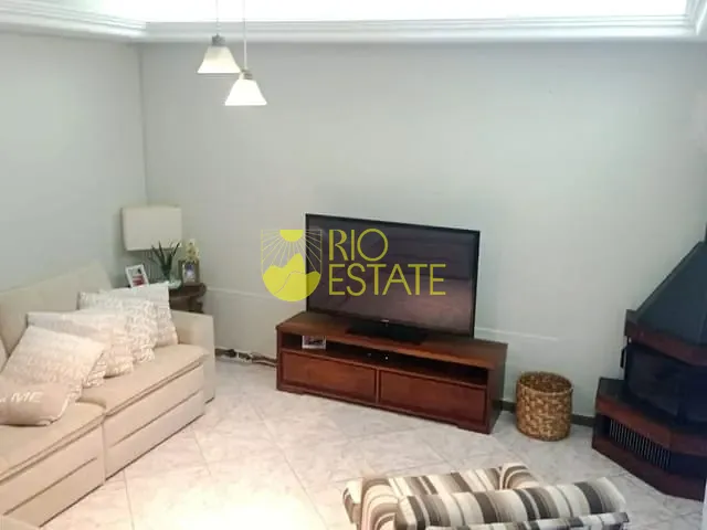 Casa com 308m² 3 quartos e 5 banheiros, à venda, no bairro Colônia Santo Antônio em Barra Mansa