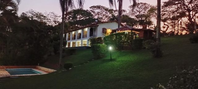 Casa com 2050m² 3 quartos e 2 banheiros, à venda, no bairro Chácaras Cataguá em Taubaté