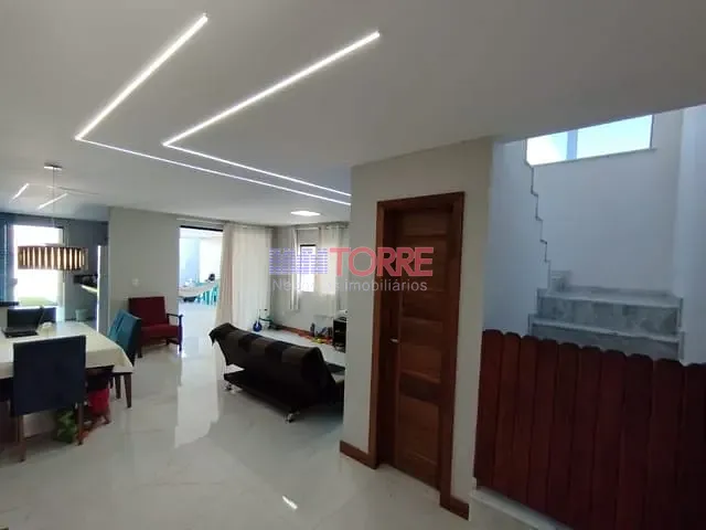 Casa 3 quartos e 3 banheiros, à venda, no bairro Nossa Senhora da Vitória em Ilhéus