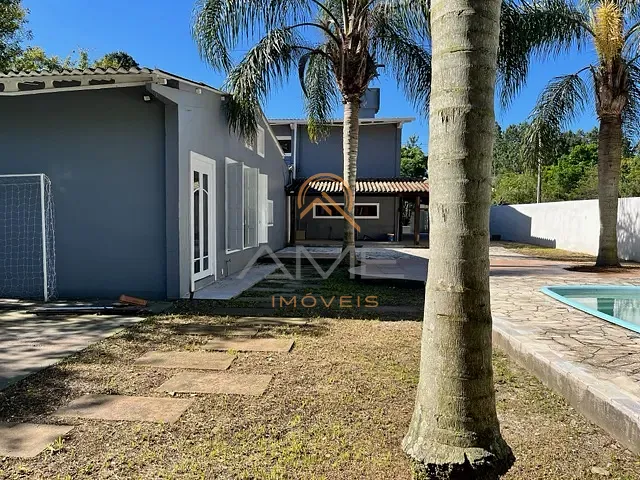 Casa com 10000m² 3 quartos e 5 banheiros, à venda, no bairro Laranjal em Pelotas