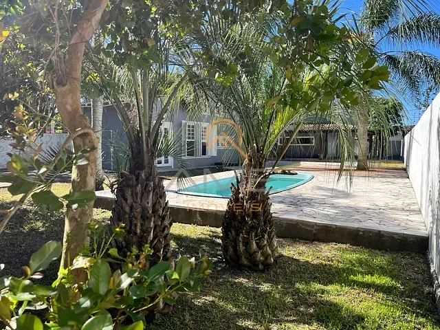 Casa com 10000m² 3 quartos e 5 banheiros, à venda, no bairro Laranjal em Pelotas