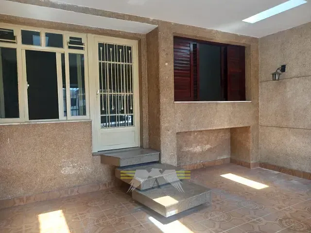 Casa 3 quartos e 2 banheiros, à venda ou para alugar, no bairro Parque Maria Luiza em São Paulo