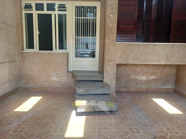 Casa 3 quartos e 2 banheiros, à venda ou para alugar, no bairro Parque Maria Luiza em São Paulo