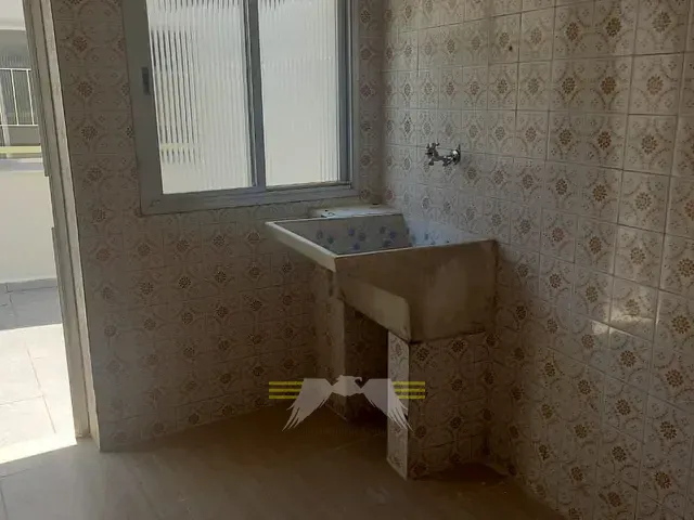 Casa 3 quartos e 2 banheiros, à venda ou para alugar, no bairro Parque Maria Luiza em São Paulo