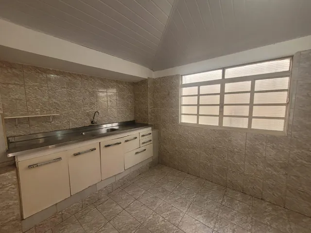 Casa com 160m² 2 quartos e 2 banheiros, para alugar, no bairro Vila Furlan em Indaiatuba
