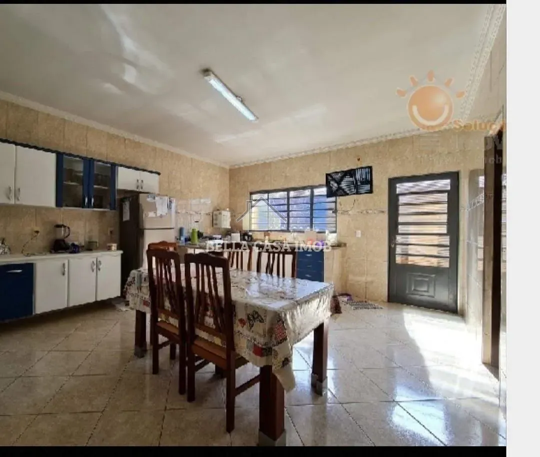 Casa, 3 quartos, 212 m² - Foto 1
