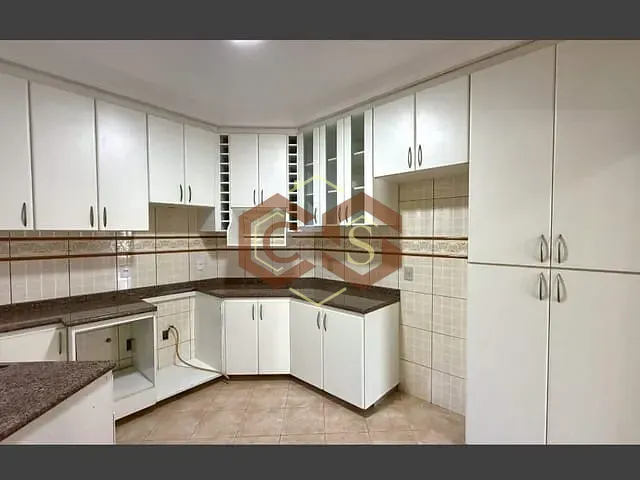 Casa com 250m² 4 quartos e 4 banheiros, à venda, no bairro Jardim Regina em Indaiatuba