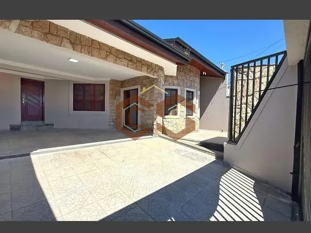 Casa com 250m² 4 quartos e 4 banheiros, à venda, no bairro Jardim Regina em Indaiatuba