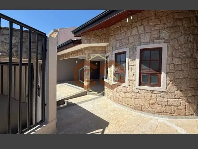 Casa com 250m² 4 quartos e 4 banheiros, à venda, no bairro Jardim Regina em Indaiatuba