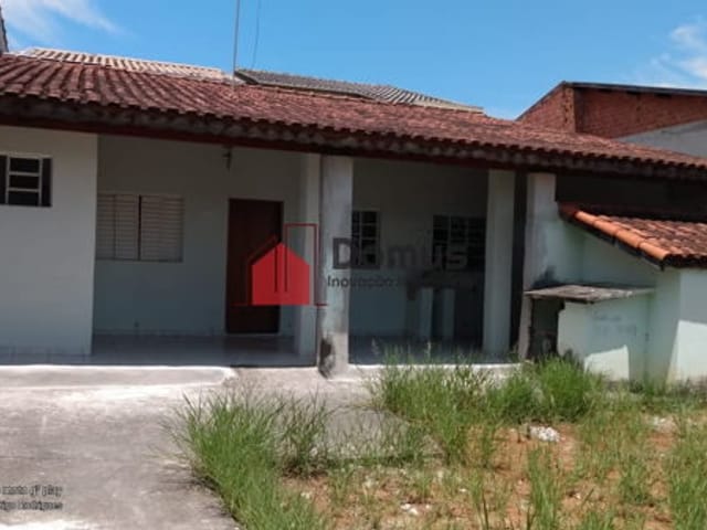 Casa com 250m², à venda, no bairro Residencial Mombaça em Pindamonhangaba