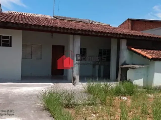 Casa com 250m², à venda, no bairro Residencial Mombaça em Pindamonhangaba