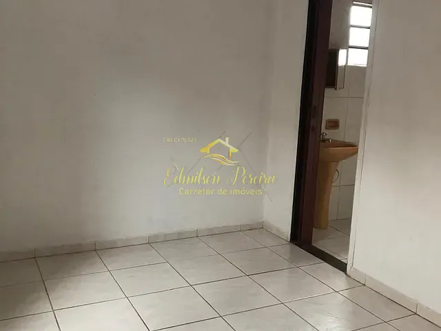 Casa com 200m² 3 quartos e 2 banheiros, à venda, no bairro Ernani Moura Lima em Londrina