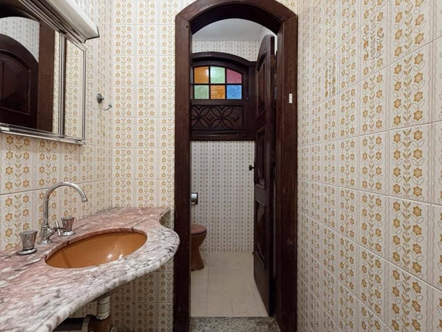 Casa com 1000m² 7 quartos e 4 banheiros, à venda, no bairro Fradinhos em Vitória