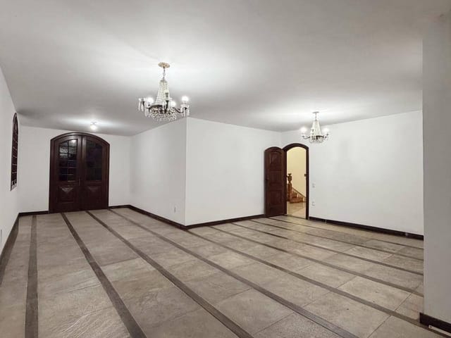 Casa com 1000m² 7 quartos e 4 banheiros, à venda, no bairro Fradinhos em Vitória