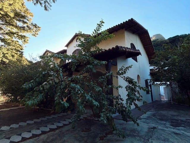 Casa com 1000m² 7 quartos e 4 banheiros, à venda, no bairro Fradinhos em Vitória