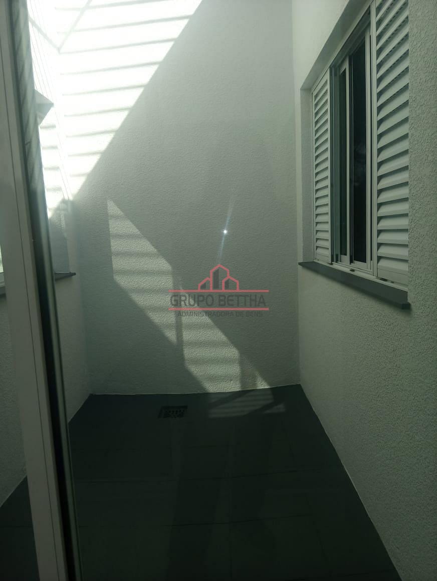 Casa à venda e aluguel com 3 quartos, 228m² - Foto 3