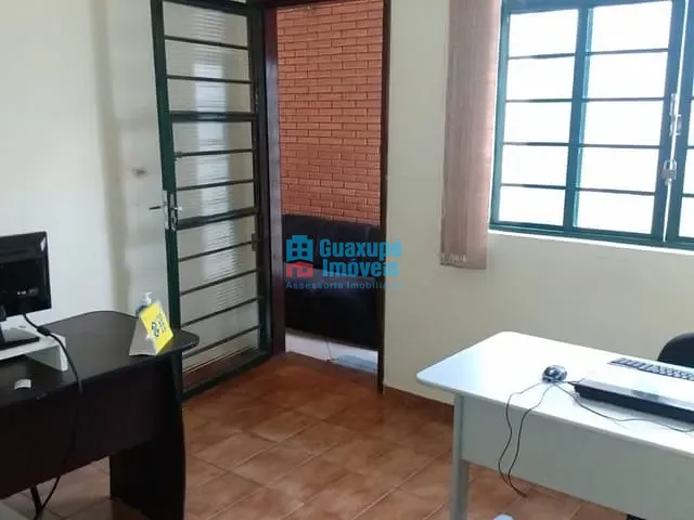 Casa com 220m², à venda, no bairro CENTRO em GUAXUPÉ