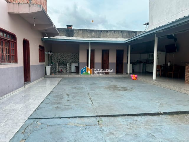 Casa 3 quartos e 2 banheiros, à venda, no bairro Flores em Manaus