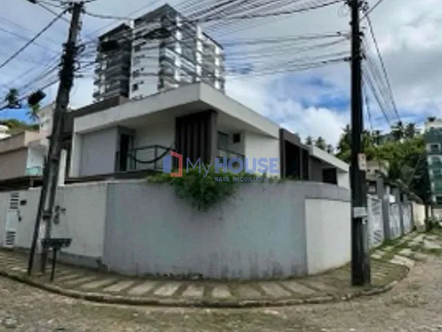 Casa 4 quartos e 3 banheiros, à venda, no bairro Nossa Senhora da Vitória em Ilhéus
