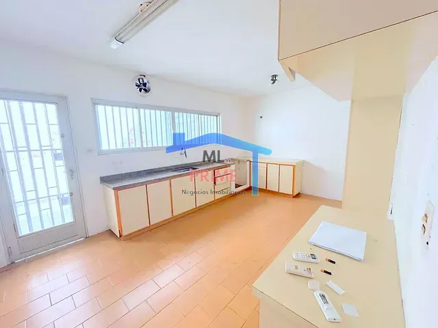 Casa com 275m², para alugar, no bairro Jardim Avelino em São Paulo