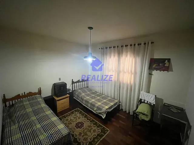 Casa com 258m² 3 quartos e 2 banheiros, à venda, no bairro Chácara Floresta em Botucatu