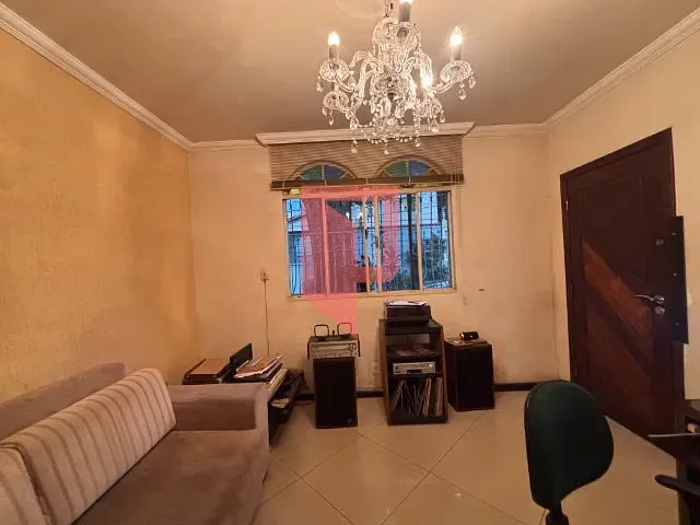 Casa com 300m² 4 quartos e 2 banheiros, à venda, no bairro Caiçaras em Belo Horizonte