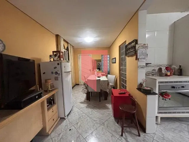 Casa com 300m² 4 quartos e 2 banheiros, à venda, no bairro Caiçaras em Belo Horizonte