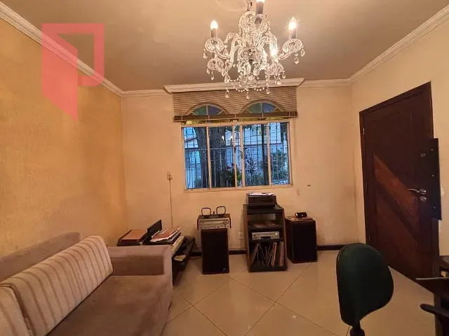 Casa com 300m² 4 quartos e 2 banheiros, à venda, no bairro Caiçaras em Belo Horizonte