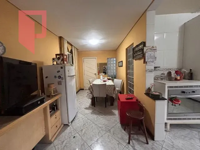 Casa com 300m² 4 quartos e 2 banheiros, à venda, no bairro Caiçaras em Belo Horizonte