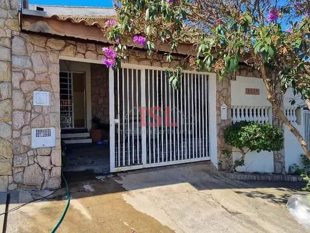 Casa 3 quartos e 1 banheiro, à venda, no bairro Jardim das Bandeiras em Campinas