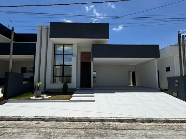 Casa com 300m² 3 quartos e 5 banheiros, à venda, no bairro Canafístula em Arapiraca