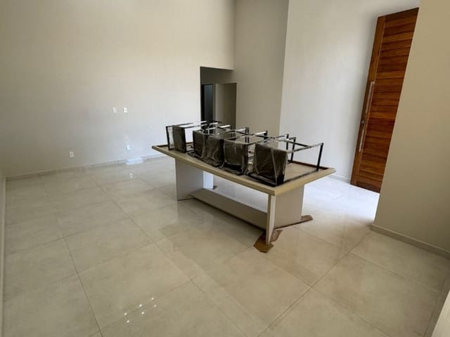 Casa com 300m² 3 quartos e 5 banheiros, à venda, no bairro Canafístula em Arapiraca