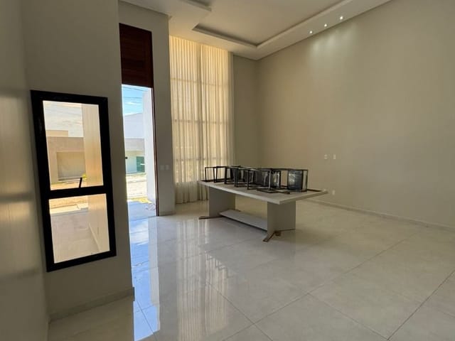 Casa com 300m² 3 quartos e 5 banheiros, à venda, no bairro Canafístula em Arapiraca